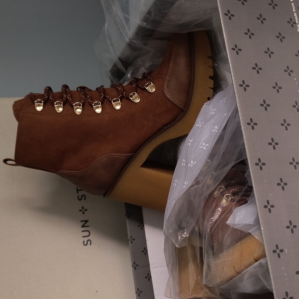 Sun & Stone Boots  6.5